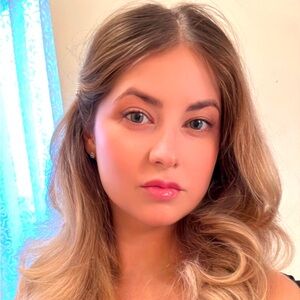 Meet your Posher, Alena